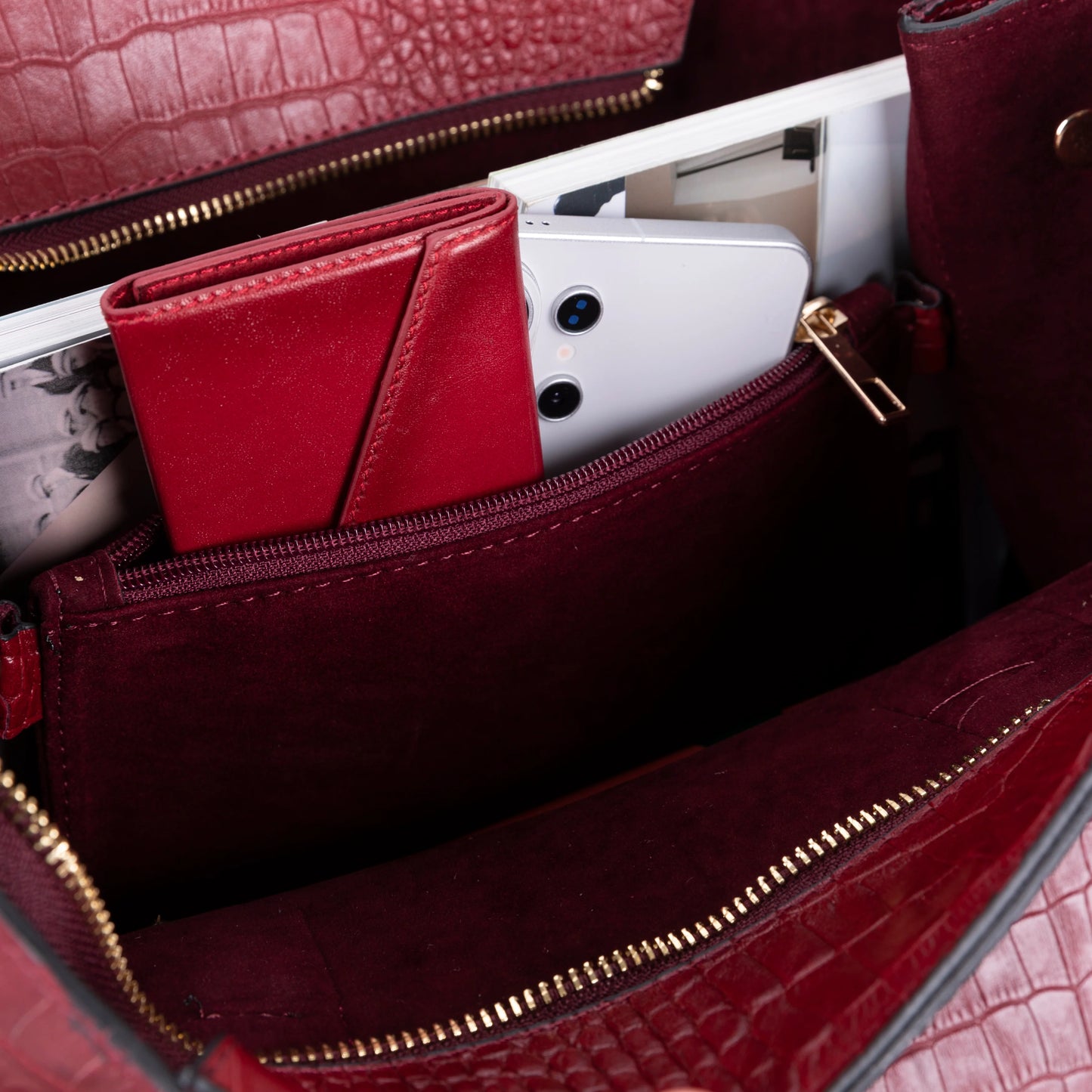 Carrera Novelya, Hakiki Deri Kadın Çanta – Şık, Modern ve Premium Tasarım