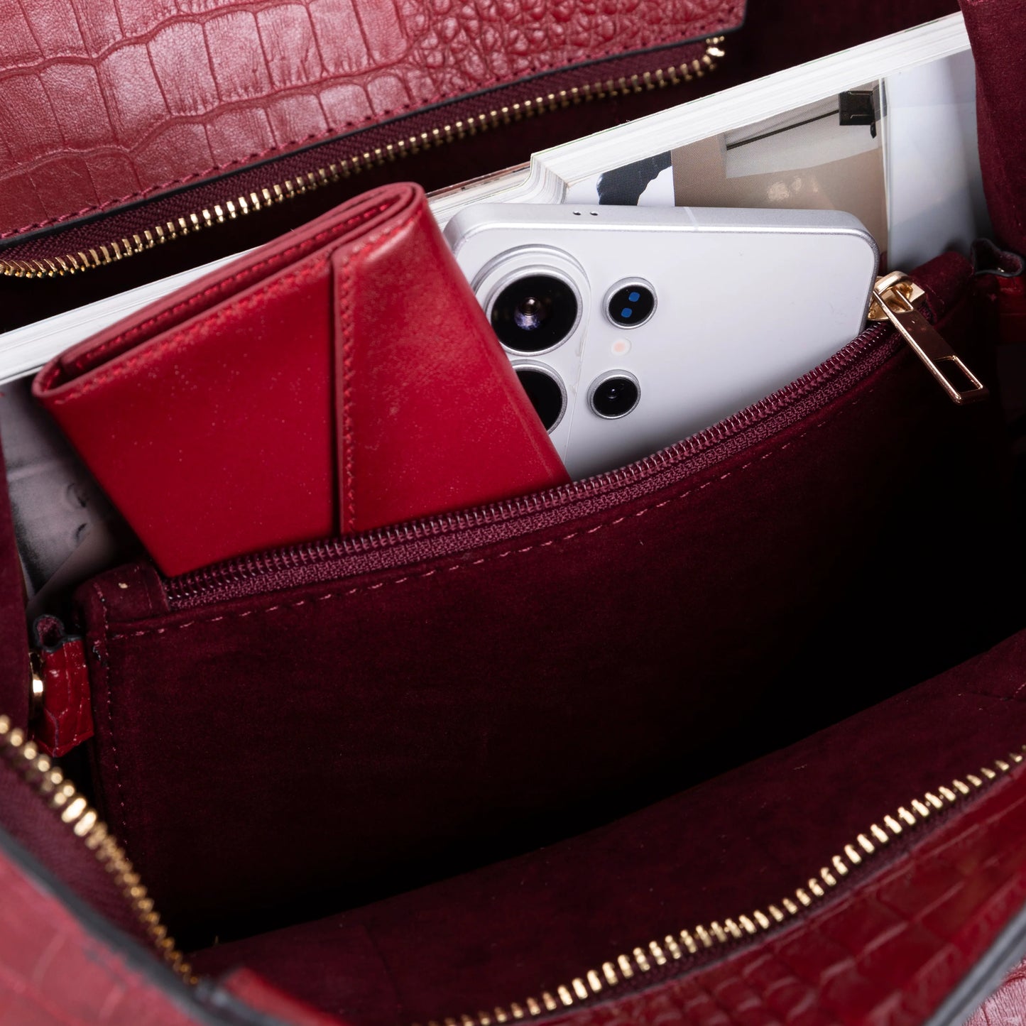 Carrera Novelya, Hakiki Deri Kadın Çanta – Şık, Modern ve Premium Tasarım